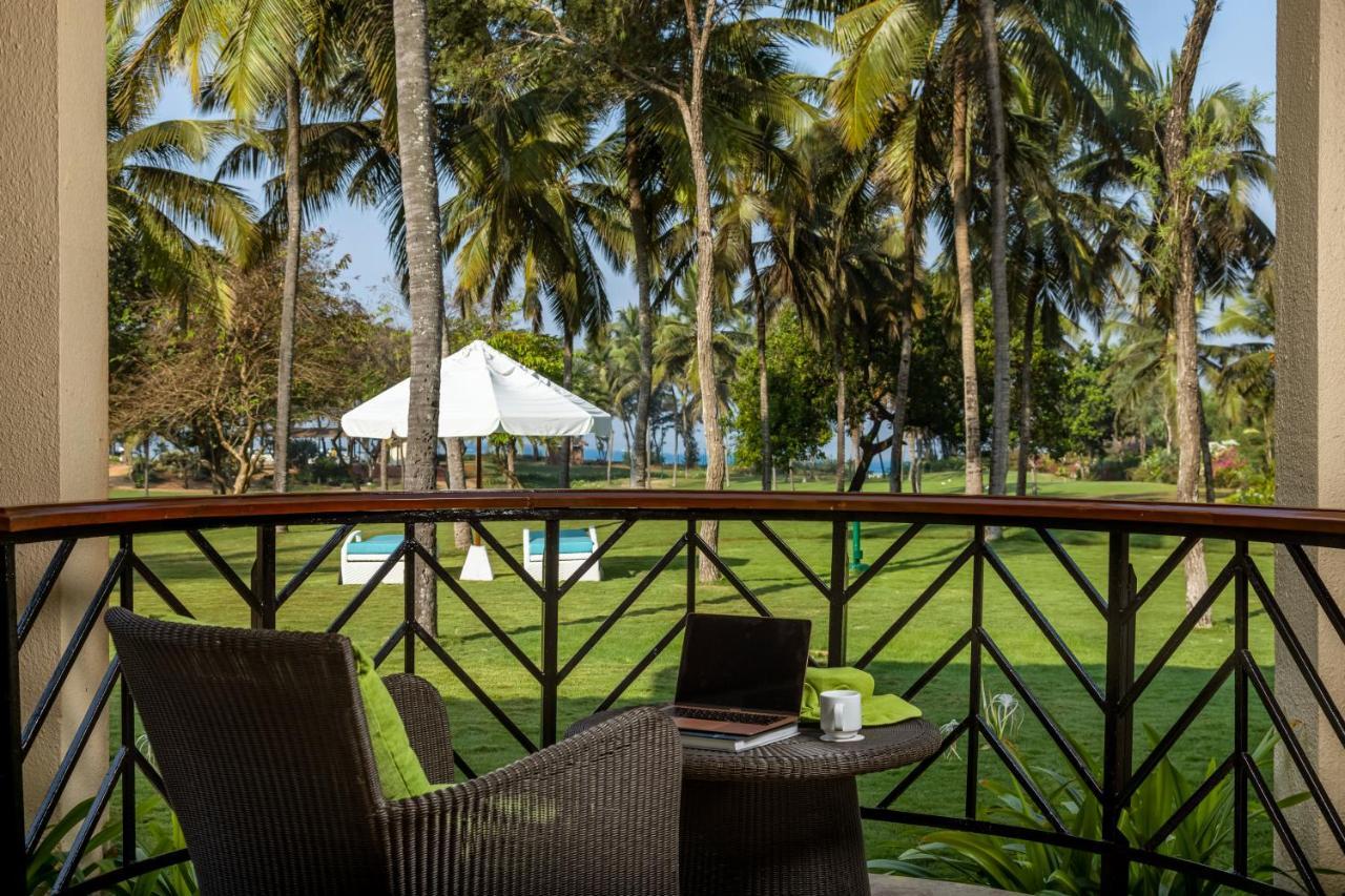 Caravela Beach Resort Varca Extérieur photo The Oberoi, Mumbai