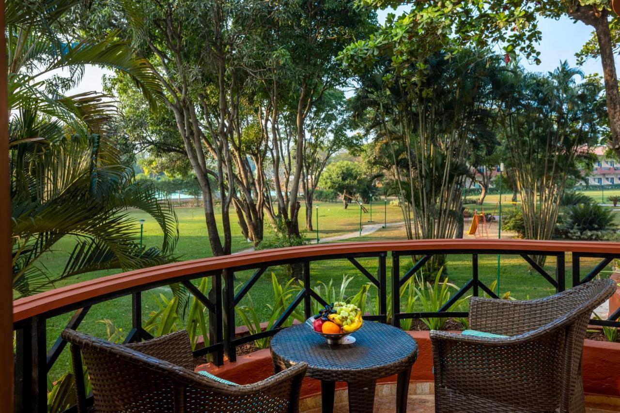 Caravela Beach Resort Varca Extérieur photo The Royal Golf Course