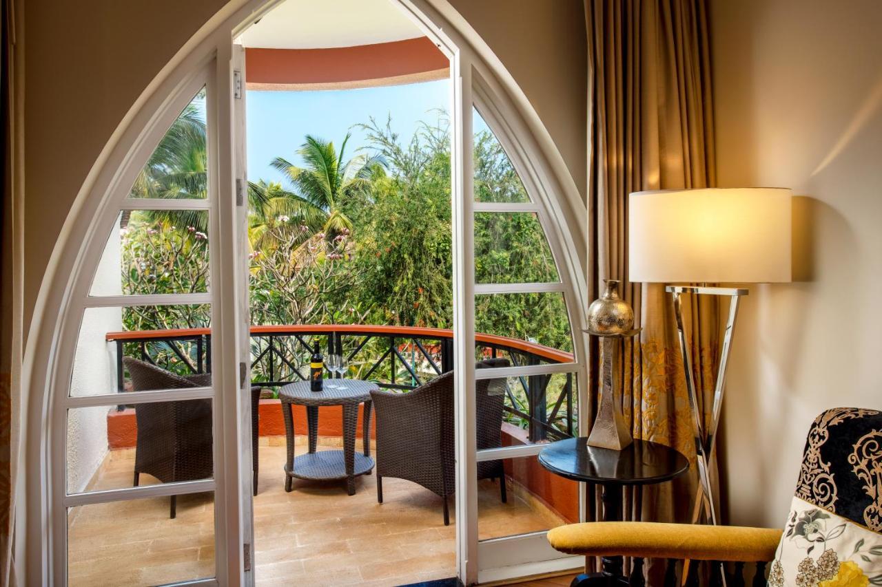 Caravela Beach Resort Varca Extérieur photo A room at the Taj Bengal