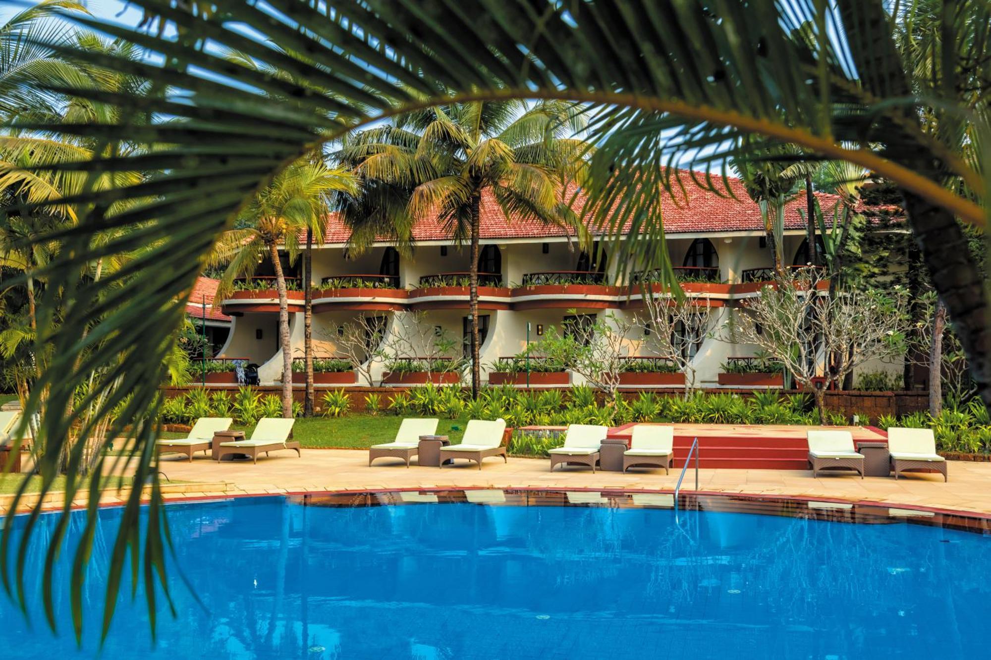 Caravela Beach Resort Varca Extérieur photo The pool at the resort
