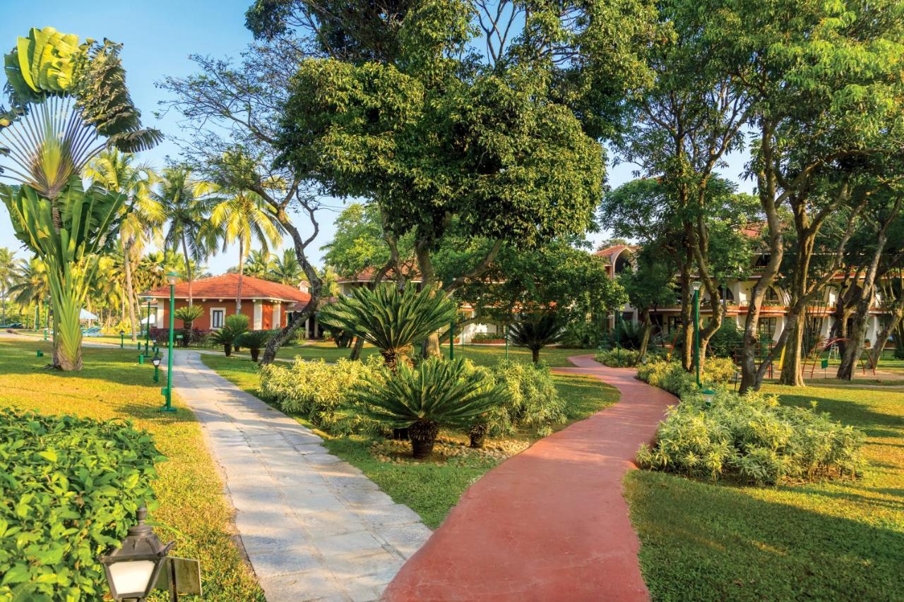 Caravela Beach Resort Varca Extérieur photo The resort's grounds
