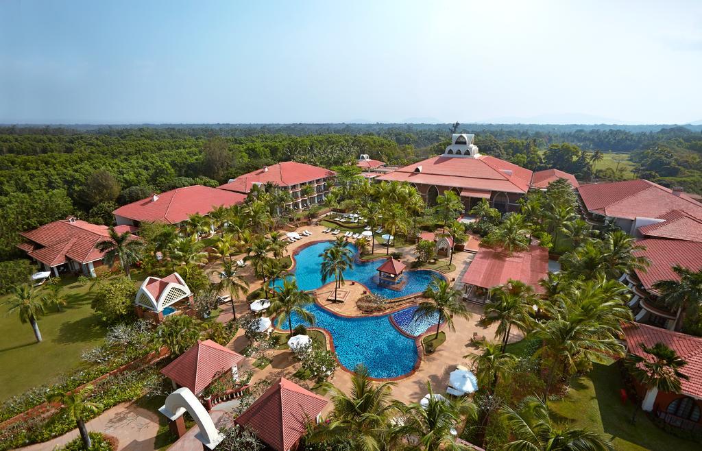 Caravela Beach Resort Varca Extérieur photo The resort's swimming pool
