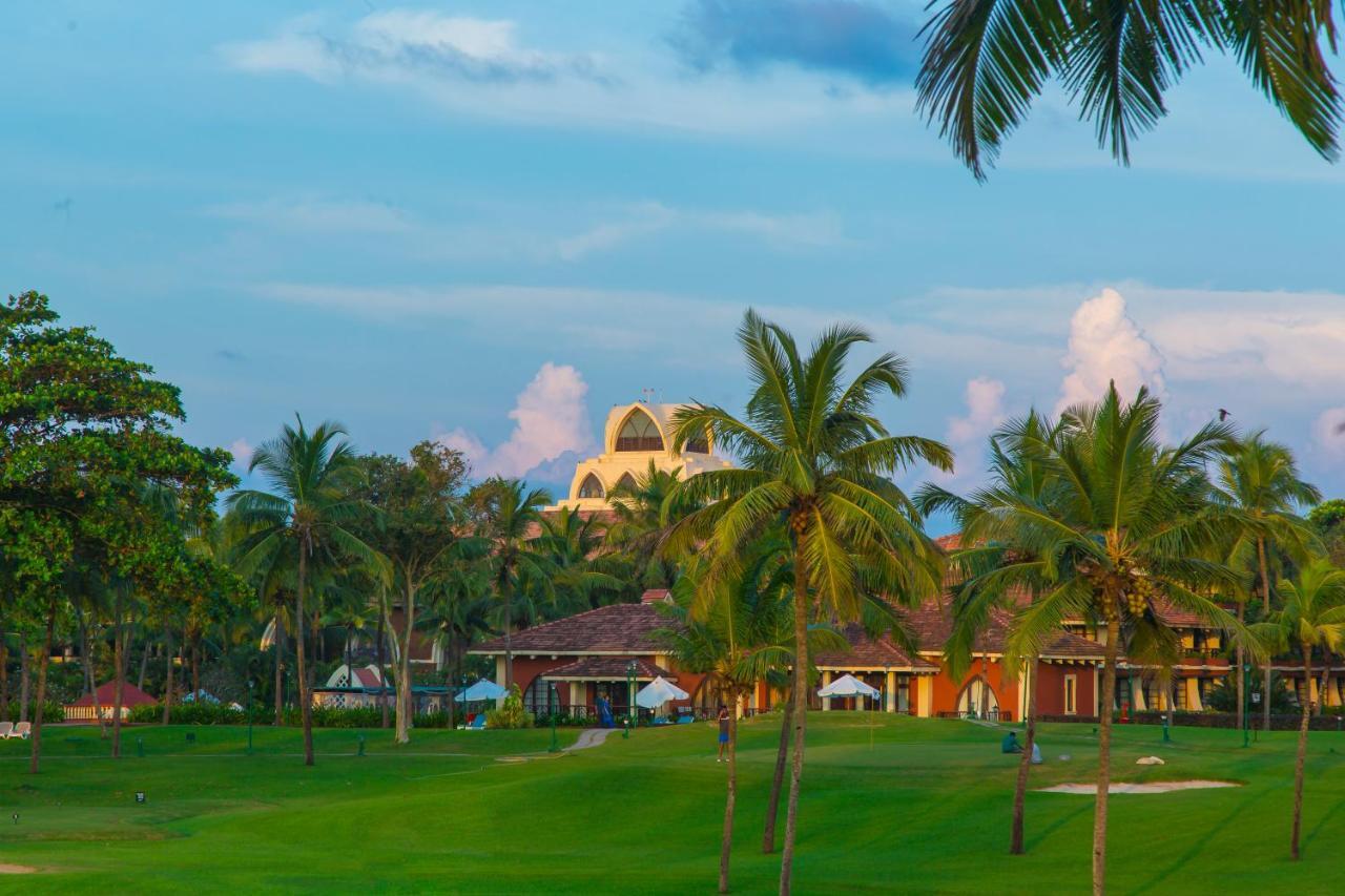 Caravela Beach Resort Varca Extérieur photo The Royal Golf Course at The Oberoi, Mumbai